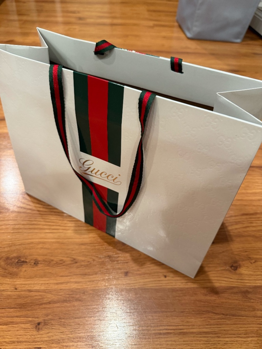 Gucci paper shopping bag